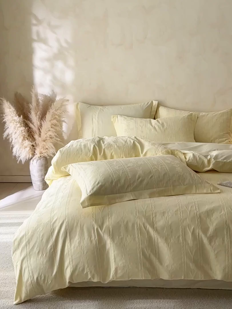 91家纺网 家纺一手货源 找家纺 禾时 2026新款春夏全棉长绒棉立体提花四件套-花屿 奶油黄