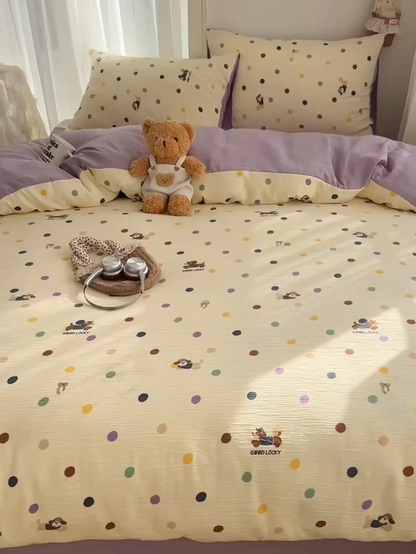 91家纺网 家纺一手货源 找家纺 瑞钰 2025新款甄选三层纱印花四件套 糖豆腊肠狗