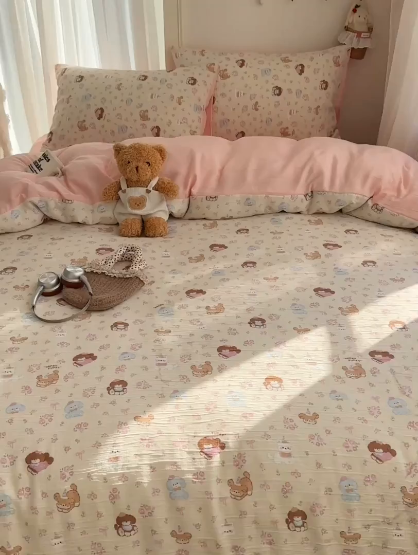 91家纺网 家纺一手货源 找家纺 瑞钰 2025新款甄选三层纱印花四件套 小狗集合会