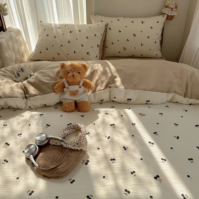 91家纺网 家纺一手货源 找家纺 瑞钰 2025新款甄选三层纱印花四件套 撄桃物语