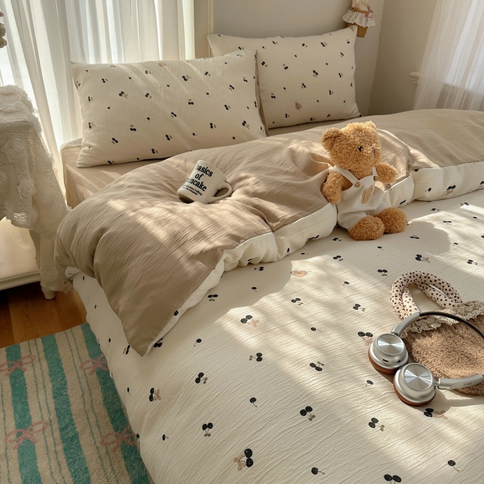 91家纺网 家纺一手货源 找家纺 瑞钰 2025新款甄选三层纱印花四件套 撄桃物语