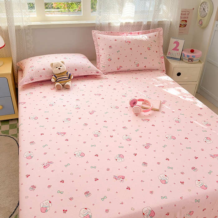 91家纺网 家纺一手货源 找家纺 拾物记 2026新款第一批12868A类新疆全棉单品床单系列 草莓小狗