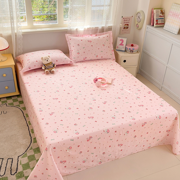 91家纺网 家纺一手货源 找家纺 拾物记 2026新款第一批12868A类新疆全棉单品床单系列 草莓小狗