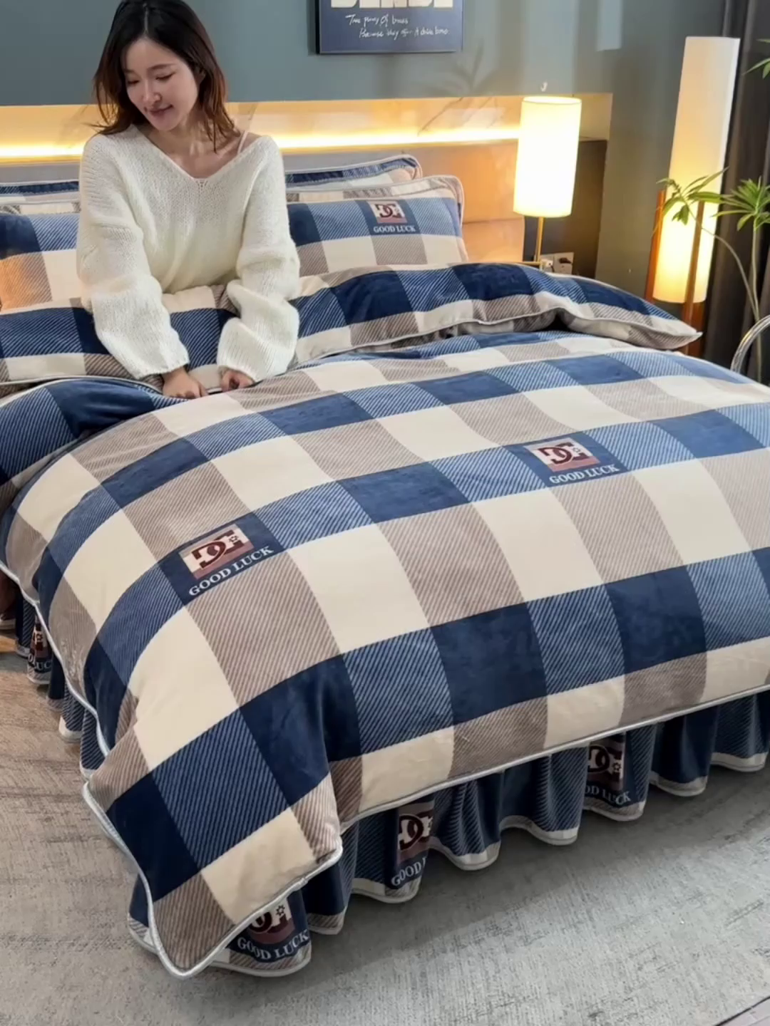 91家纺网 家纺一手货源 找家纺 缘莉娜家纺 2025高克重8斤牛奶绒四件套金貂绒法莱绒加厚保暖直播电商爆款 蓝大格