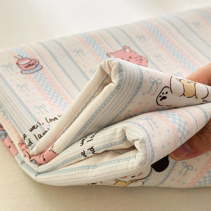 91家纺网 家纺一手货源 找家纺 拾物记 2026新款第一批12868A类全棉单品被套系列（预留7-9厘米的缩水尺寸，加厚金属双拉链头、暗线四面锁边，四角全棉绑带） 粉粉猫咪酱