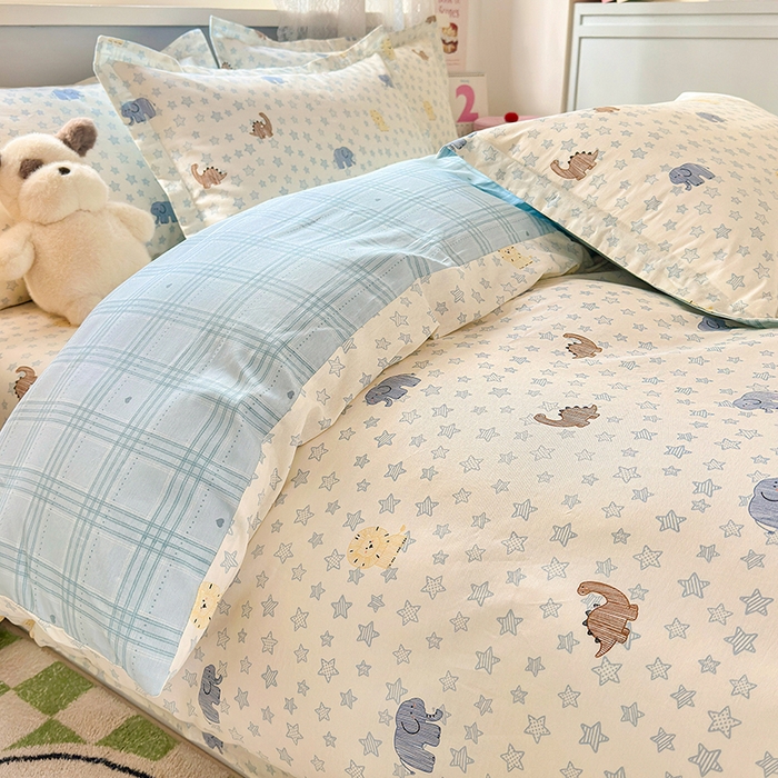 91家纺网 家纺一手货源 找家纺 拾物记 2026新款第一批12868A类新疆全棉单品被套系列（预留7-9厘米的缩水尺寸，加厚金属双拉链头、暗线四面锁边，四角全棉绑带） 蓝星动物园