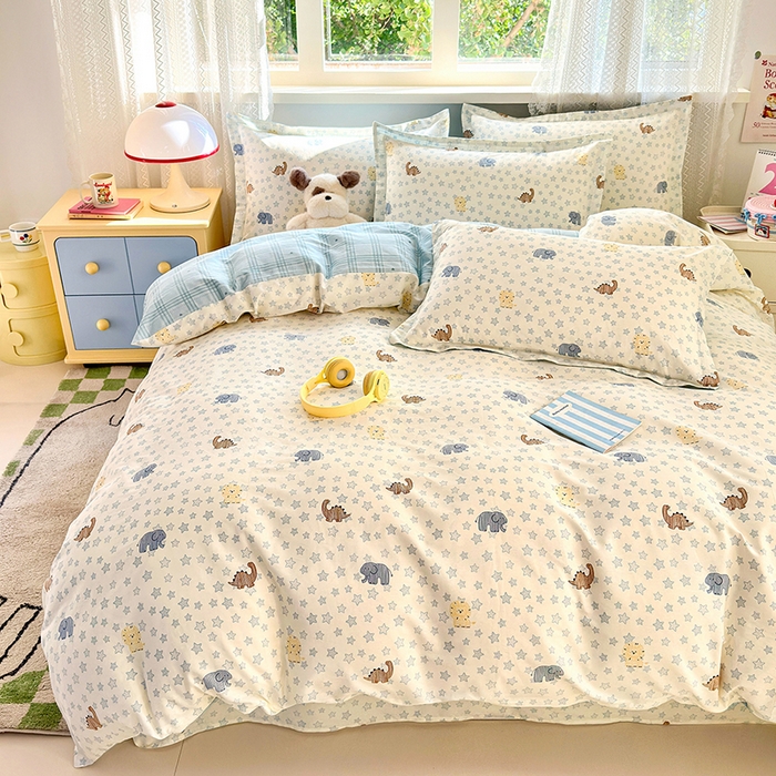 91家纺网 家纺一手货源 找家纺 拾物记 2026新款第一批12868A类新疆全棉单品被套系列（预留7-9厘米的缩水尺寸，加厚金属双拉链头、暗线四面锁边，四角全棉绑带） 蓝星动物园