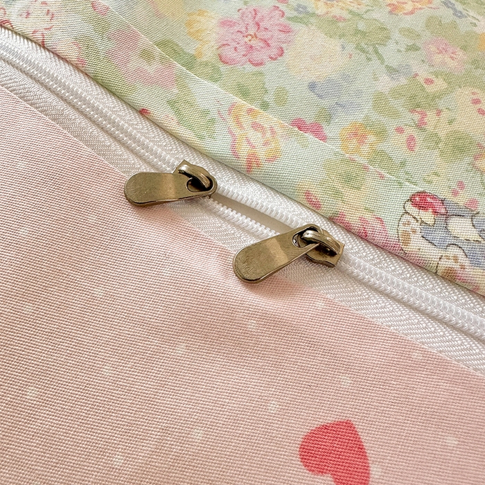 91家纺网 家纺一手货源 找家纺 拾物记 2026新款第一批12868A类新疆全棉单品被套系列（预留7-9厘米的缩水尺寸，加厚金属双拉链头、暗线四面锁边，四角全棉绑带） 美梦花园