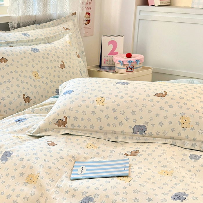 91家纺网 家纺一手货源 找家纺 拾物记 2026新款第一批12868A类全棉单品枕套系列 蓝星动物园