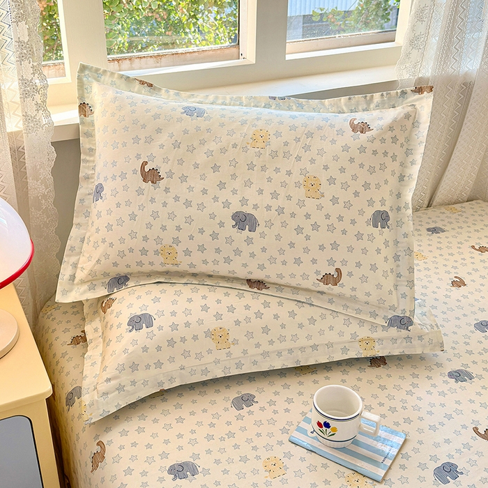 91家纺网 家纺一手货源 找家纺 拾物记 2026新款第一批12868A类全棉单品枕套系列 蓝星动物园