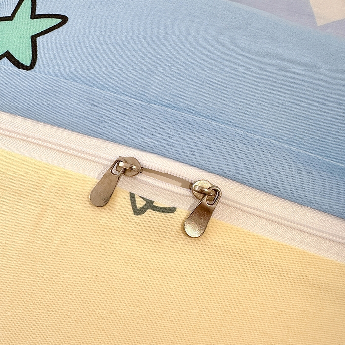 91家纺网 家纺一手货源 找家纺 拾物记 2026新款第一批12868A类全棉单品被套系列（预留7-9厘米的缩水尺寸，加厚金属双拉链头、暗线四面锁边，四角全棉绑带） 太空卫士