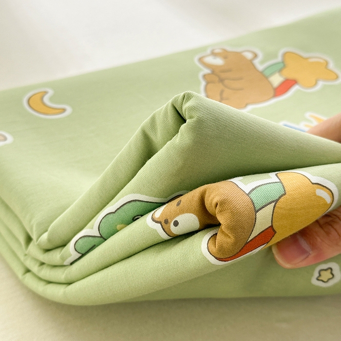 91家纺网 家纺一手货源 找家纺 拾物记 2026新款第一批12868A类全棉单品被套系列（预留7-9厘米的缩水尺寸，加厚金属双拉链头、暗线四面锁边，四角全棉绑带） 太空熊