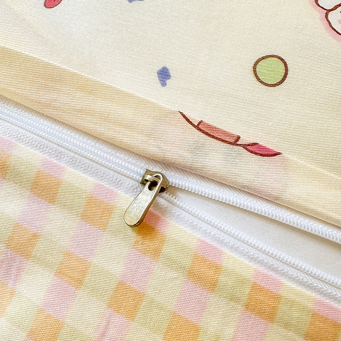 91家纺网 家纺一手货源 找家纺 拾物记 2026新款第一批12868A类新疆全棉单品被套系列（预留7-9厘米的缩水尺寸，加厚金属双拉链头、暗线四面锁边，四角全棉绑带） 糖果幼儿园