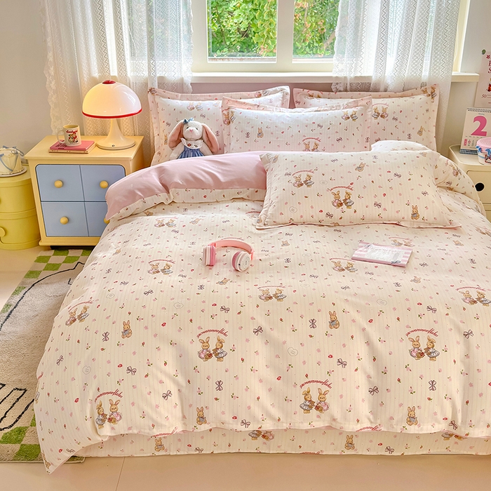 91家纺网 家纺一手货源 找家纺 拾物记 2026新款第一批12868A类全棉单品被套系列（预留7-9厘米的缩水尺寸，加厚金属双拉链头、暗线四面锁边，四角全棉绑带） 甜蜜纪念日