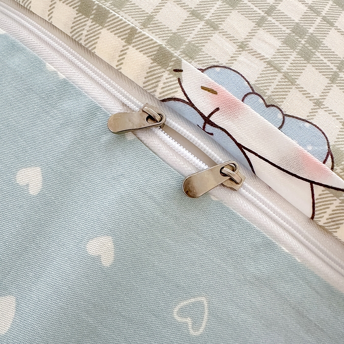 91家纺网 家纺一手货源 找家纺 拾物记 2026新款第一批12868A类新疆全棉单品被套系列（预留7-9厘米的缩水尺寸，加厚金属双拉链头、暗线四面锁边，四角全棉绑带） 元气小布