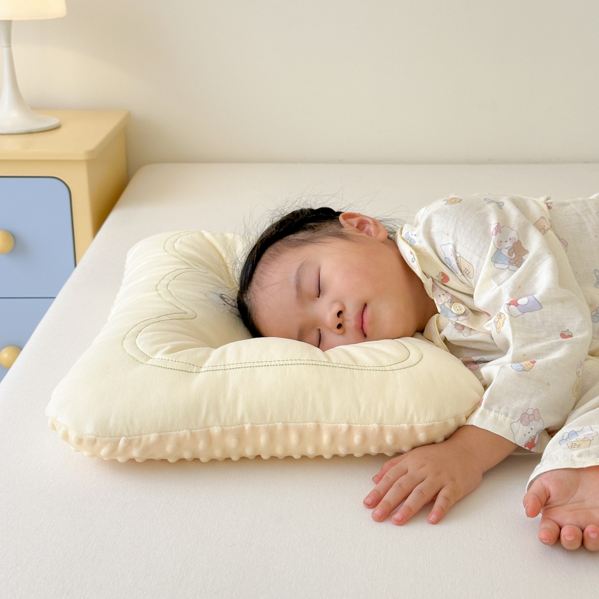 91家纺网 家纺一手货源 找家纺 北鸣有鱼枕芯馆 2025新款苹果狗系列100S全棉豆豆枕枕头枕芯 全棉小伙伴黄色-30x50cm