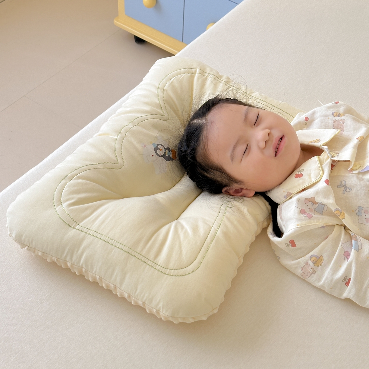 91家纺网 家纺一手货源 找家纺 北鸣有鱼枕芯馆 2025新款苹果狗系列100S全棉豆豆枕枕头枕芯 全棉小伙伴黄色-30x50cm