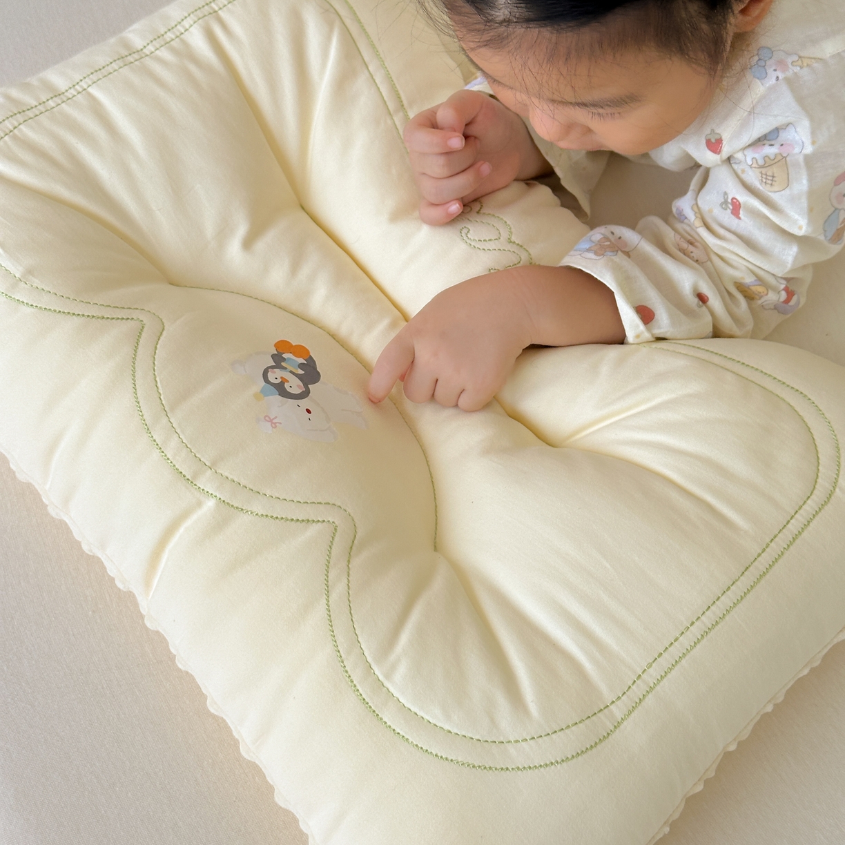 91家纺网 家纺一手货源 找家纺 北鸣有鱼枕芯馆 2025新款苹果狗系列100S全棉豆豆枕枕头枕芯 全棉小伙伴黄色-30x50cm