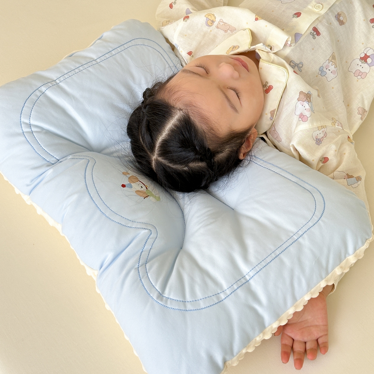 91家纺网 家纺一手货源 找家纺 北鸣有鱼枕芯馆 2025新款苹果狗系列100S全棉豆豆枕枕头枕芯 全棉苹果狗蓝色-30x50cm