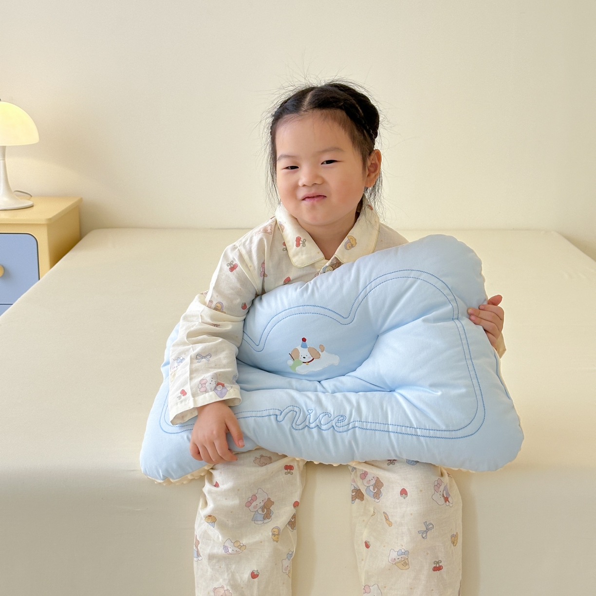 91家纺网 家纺一手货源 找家纺 北鸣有鱼枕芯馆 2025新款苹果狗系列100S全棉豆豆枕枕头枕芯 全棉苹果狗蓝色-30x50cm