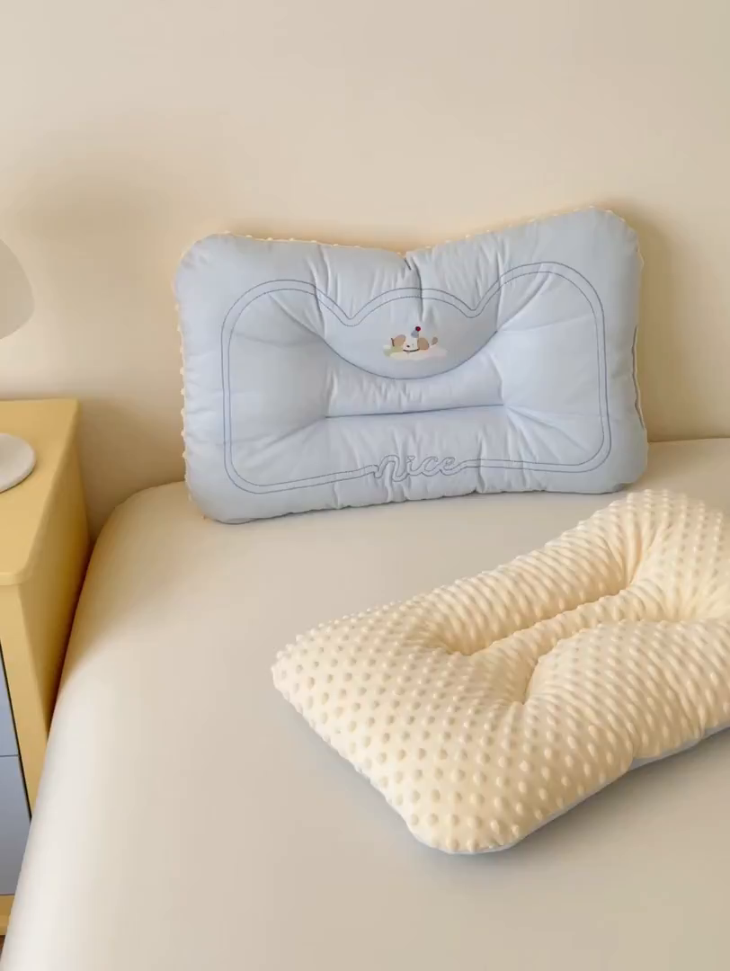 91家纺网 家纺一手货源 找家纺 北鸣有鱼枕芯馆 2025新款苹果狗系列100S全棉豆豆枕枕头枕芯 全棉苹果狗蓝色-30x50cm