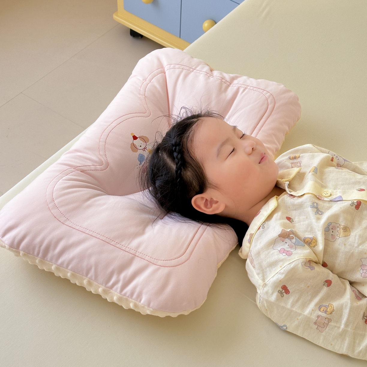 91家纺网 家纺一手货源 找家纺 北鸣有鱼枕芯馆 2025新款苹果狗系列100S全棉豆豆枕枕头枕芯 全棉小花园粉色-40x60cm