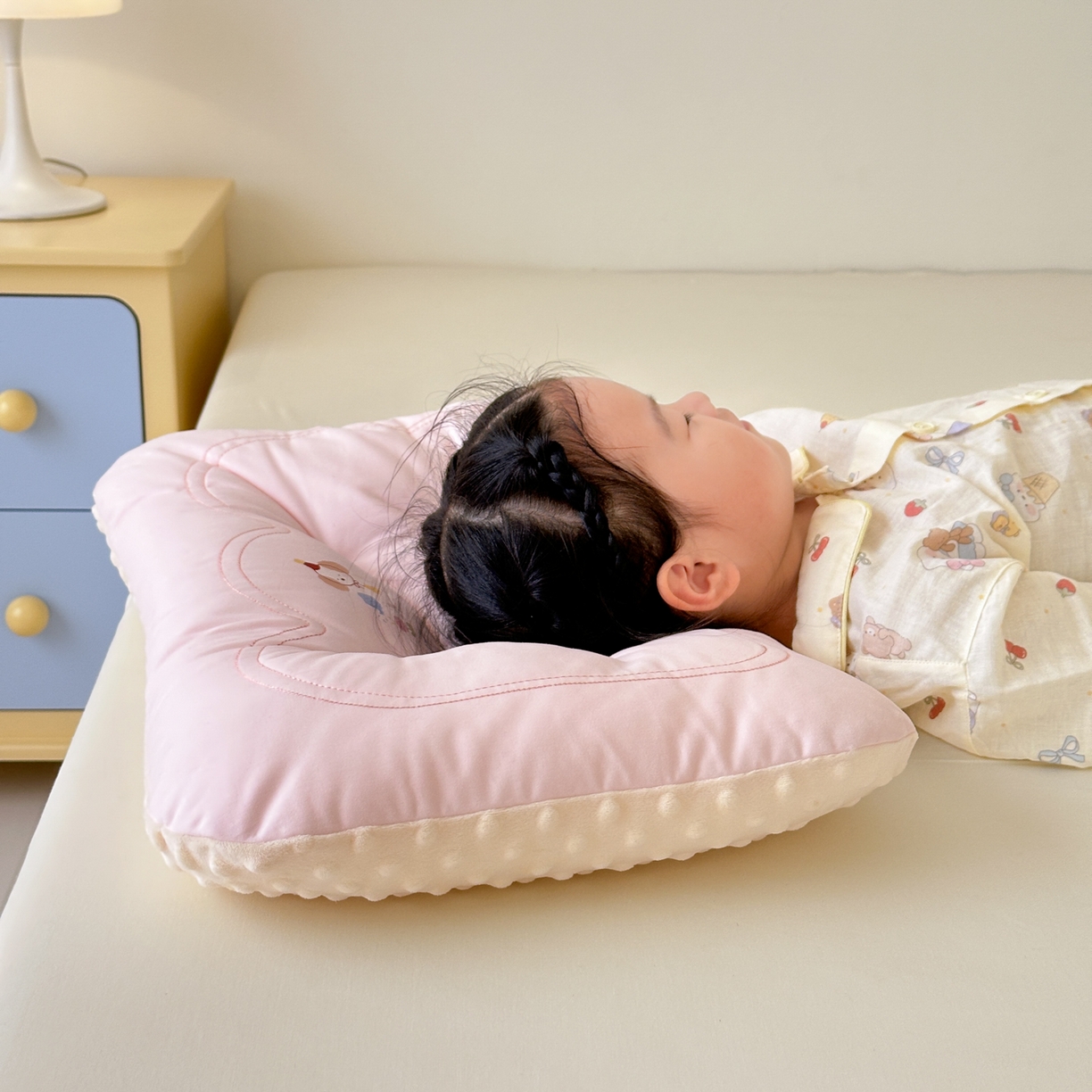 91家纺网 家纺一手货源 找家纺 北鸣有鱼枕芯馆 2025新款苹果狗系列100S全棉豆豆枕枕头枕芯 全棉小花园粉色-40x60cm