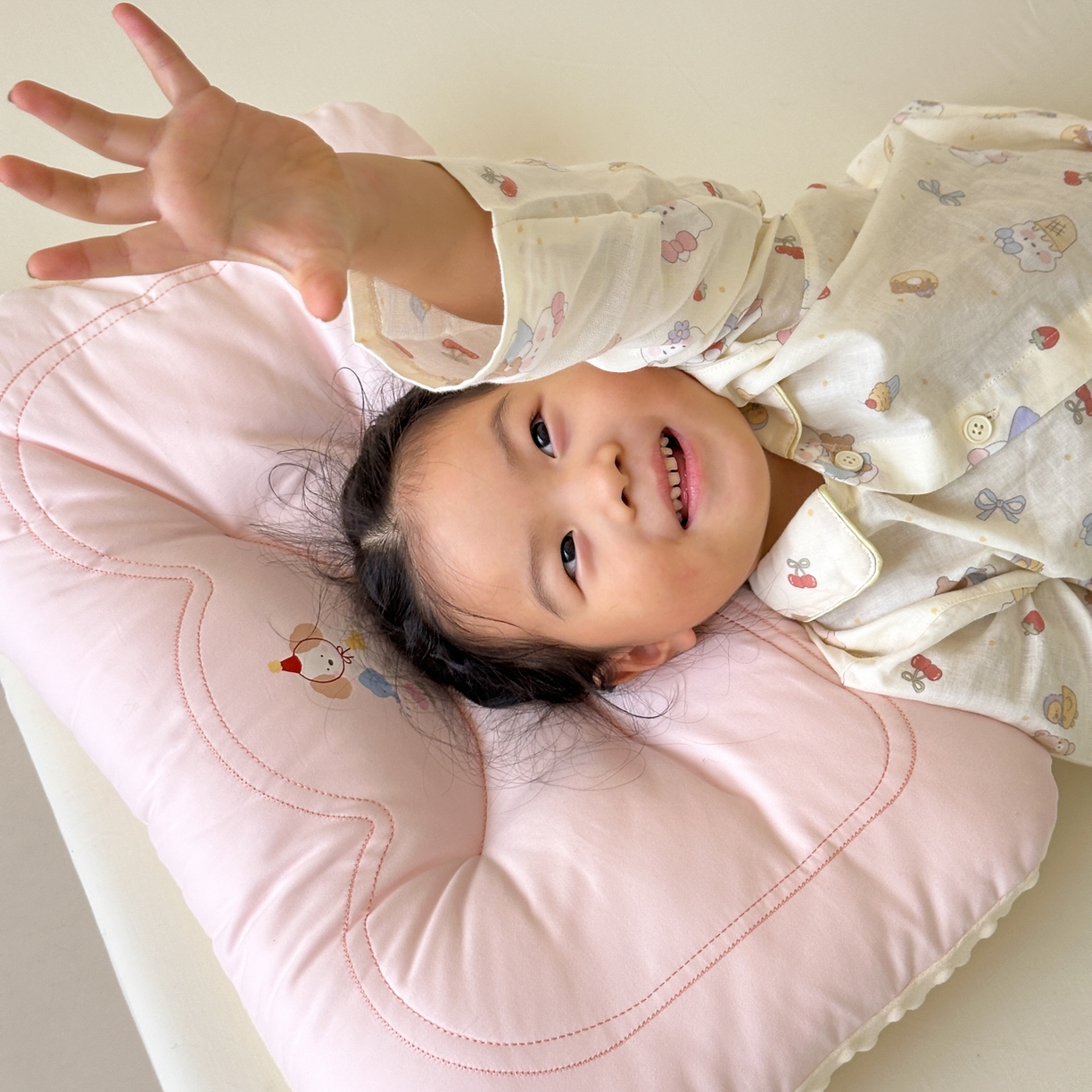 91家纺网 家纺一手货源 找家纺 北鸣有鱼枕芯馆 2025新款苹果狗系列100S全棉豆豆枕枕头枕芯 全棉小花园粉色-40x60cm