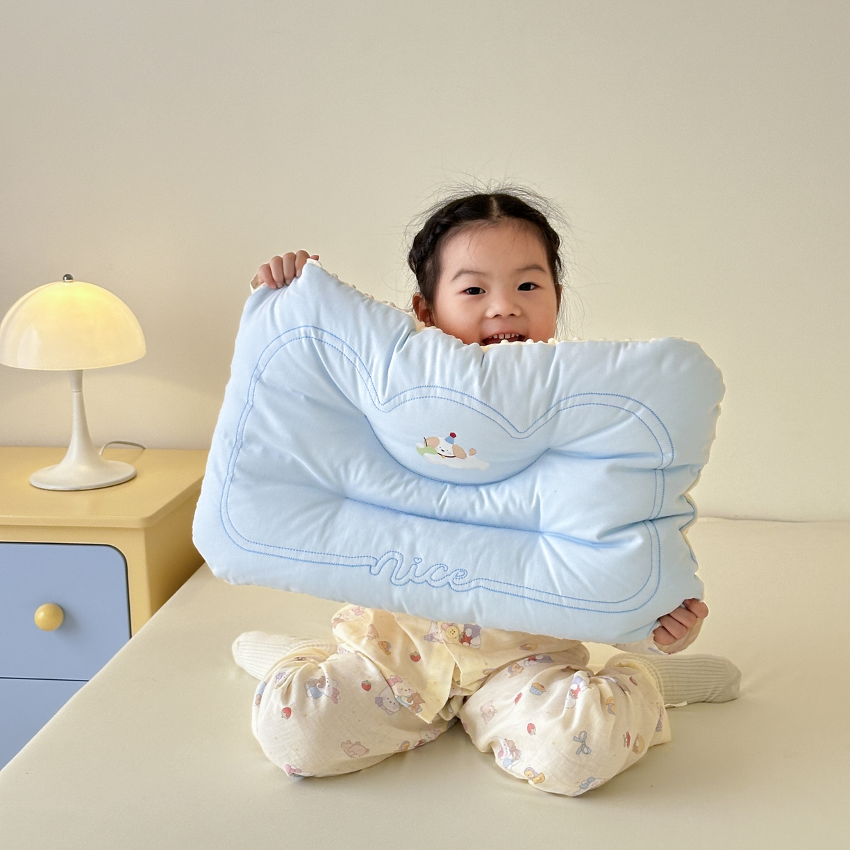 91家纺网 家纺一手货源 找家纺 北鸣有鱼枕芯馆 2025新款苹果狗系列100S全棉豆豆枕枕头枕芯 全棉苹果狗蓝色-45x70cm