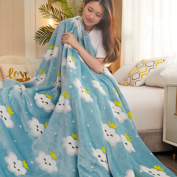 91家纺网 家纺一手货源 找家纺 益利多 2026新款160克法莱绒毛毯水晶绒外贸跨境盖毯珊瑚绒可单个压缩 柔软的云