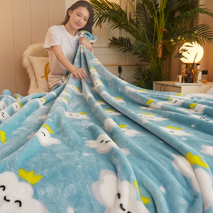 91家纺网 家纺一手货源 找家纺 益利多 2026新款160克法莱绒毛毯水晶绒外贸跨境盖毯珊瑚绒可单个压缩 柔软的云