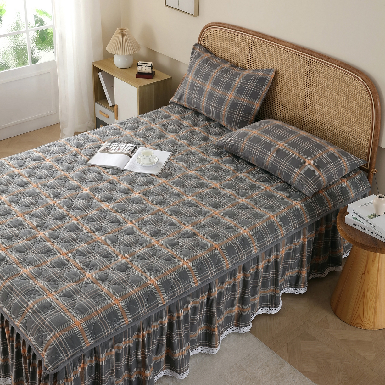 91家纺网 家纺一手货源 找家纺 （总）益利多 2026新款全棉色织水洗棉夹棉绗缝床裙纯棉日式良品格子