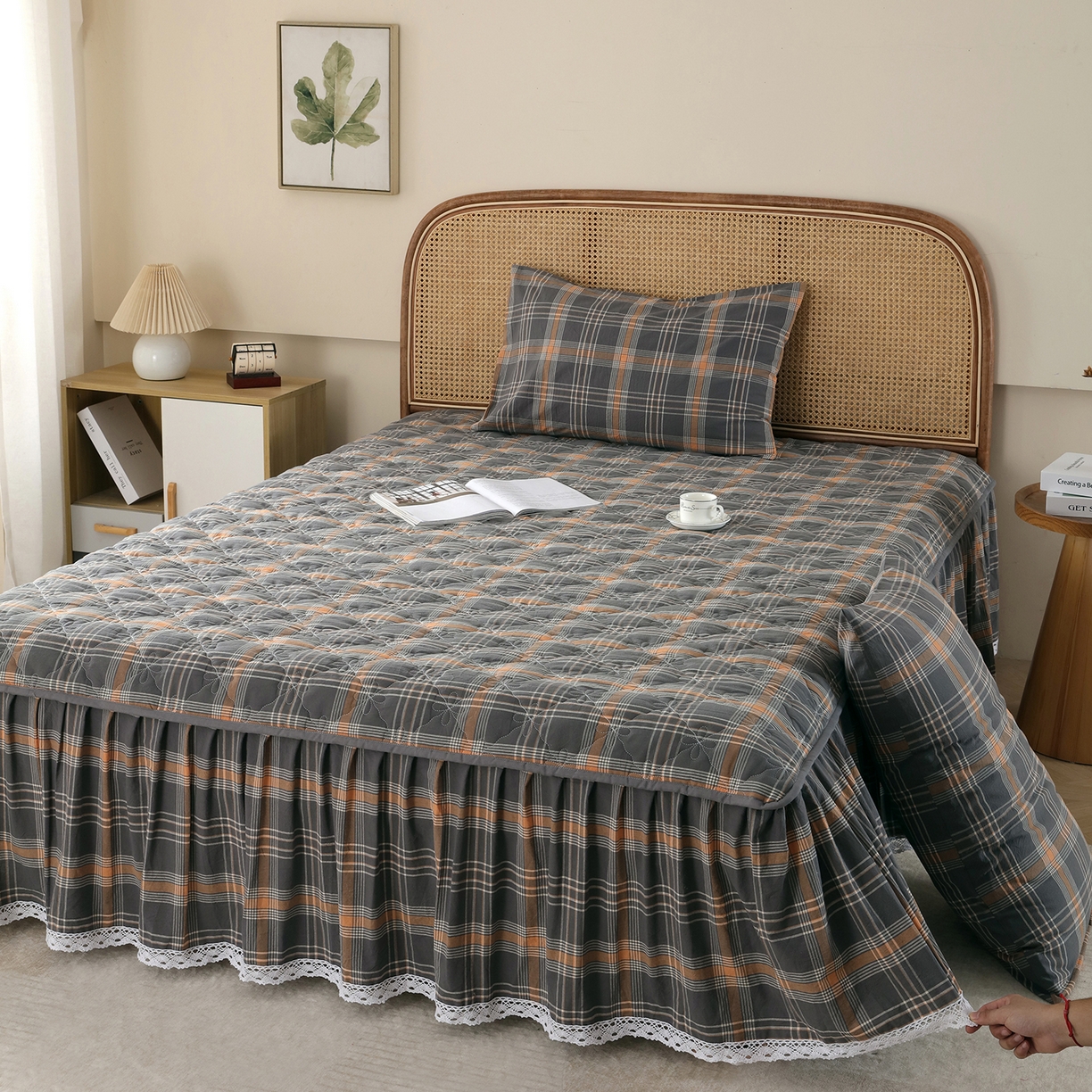 91家纺网 家纺一手货源 找家纺 （总）益利多 2026新款全棉色织水洗棉夹棉绗缝床裙纯棉日式良品格子