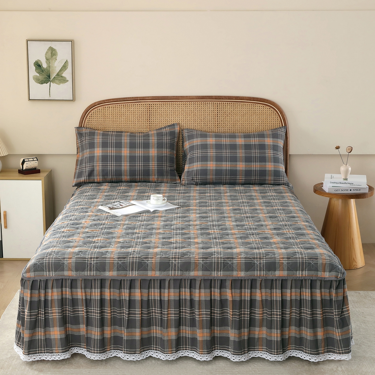 91家纺网 家纺一手货源 找家纺 益利多 2026新款全棉色织水洗棉夹棉绗缝床裙纯棉日式良品格子 澄灰