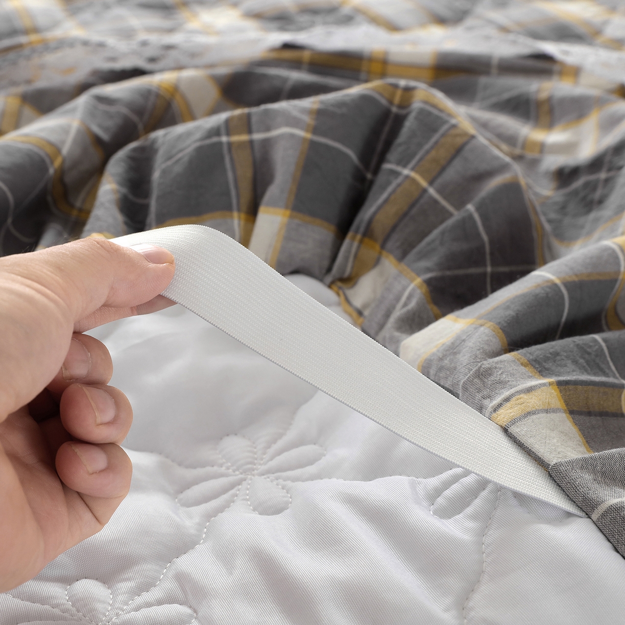 91家纺网 家纺一手货源 找家纺 益利多 2026新款全棉色织水洗棉夹棉绗缝床裙纯棉日式良品格子 初春格-灰