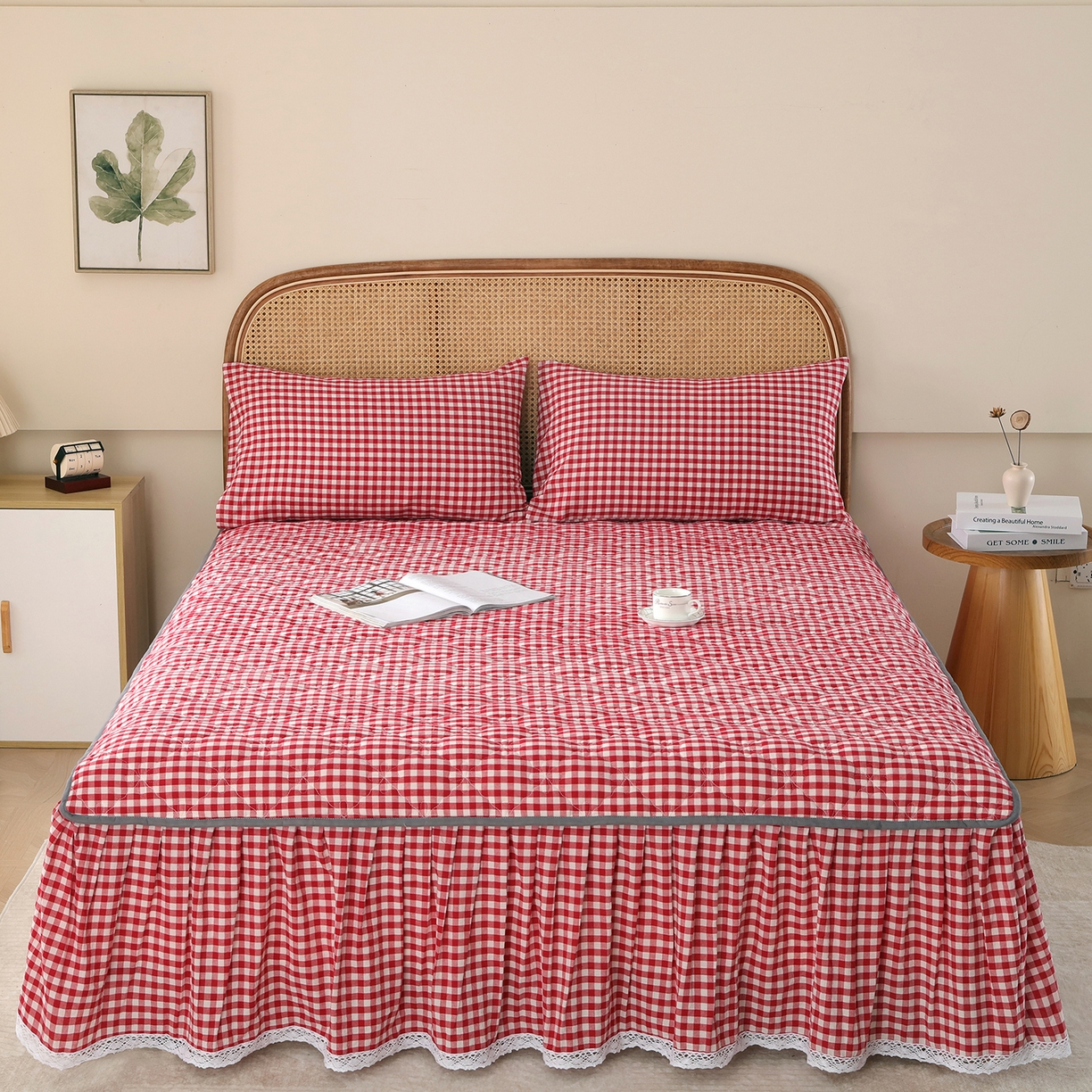 91家纺网 家纺一手货源 找家纺 益利多 2026新款全棉色织水洗棉夹棉绗缝床裙纯棉日式良品格子 红小格