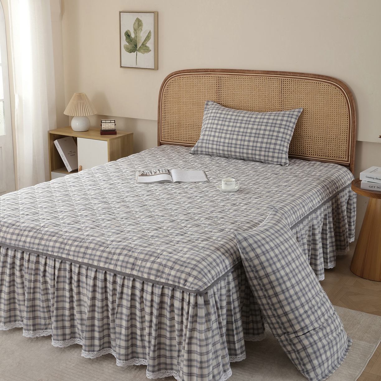 91家纺网 家纺一手货源 找家纺 益利多 2026新款全棉色织水洗棉夹棉绗缝床裙纯棉日式良品格子 尚彩灰