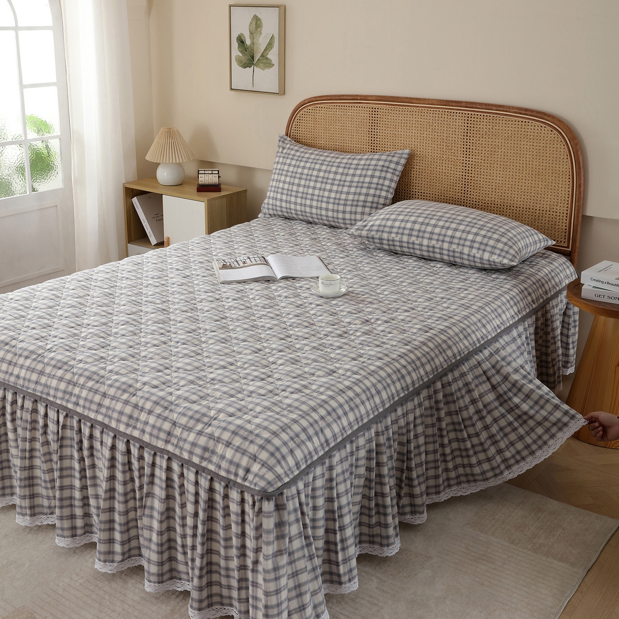 91家纺网 家纺一手货源 找家纺 益利多 2026新款全棉色织水洗棉夹棉绗缝床裙纯棉日式良品格子 尚彩灰