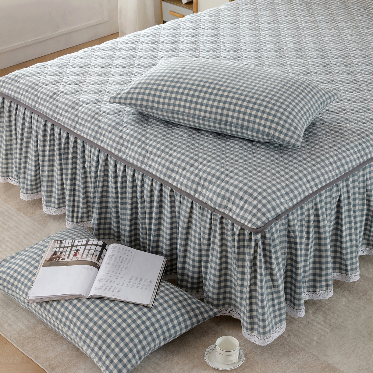 91家纺网 家纺一手货源 找家纺 益利多 2026新款全棉色织水洗棉夹棉绗缝床裙纯棉日式良品格子 水蓝小格