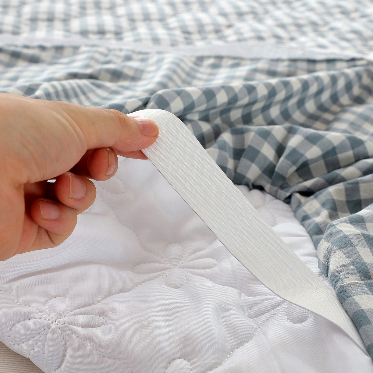 91家纺网 家纺一手货源 找家纺 益利多 2026新款全棉色织水洗棉夹棉绗缝床裙纯棉日式良品格子 水蓝小格