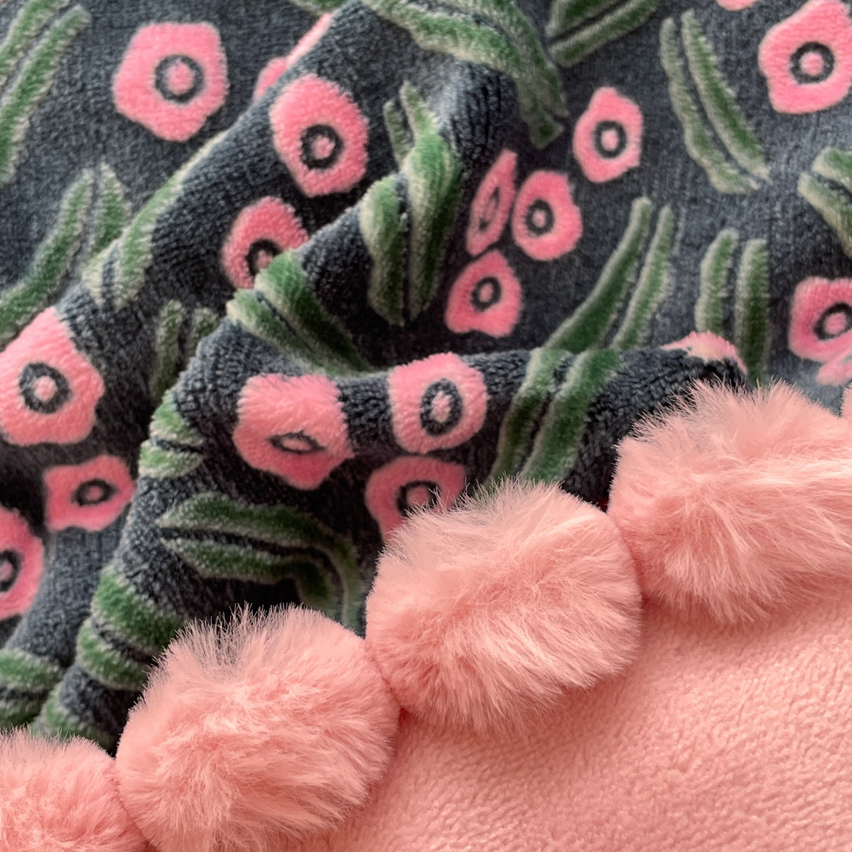 91家纺网 家纺一手货源 找家纺 羚羊语家纺 2025新款230克全消光雕花绒牛奶绒兔毛球四件套轻奢风立体着色烂花牛奶绒提花加厚保暖床单床笠三件套 蜜绒绒-月华韵