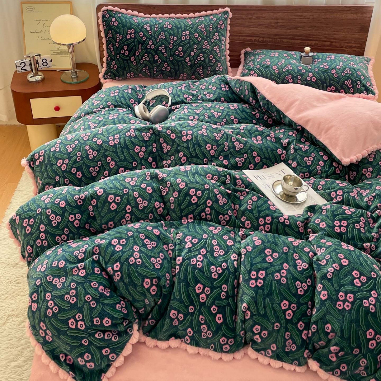 羚羊语家纺 2025新款230克全消光雕花绒牛奶绒兔毛球四件套轻奢风立体着色烂花牛奶绒提花加厚保暖床单床笠三件套 蜜绒绒-月华韵