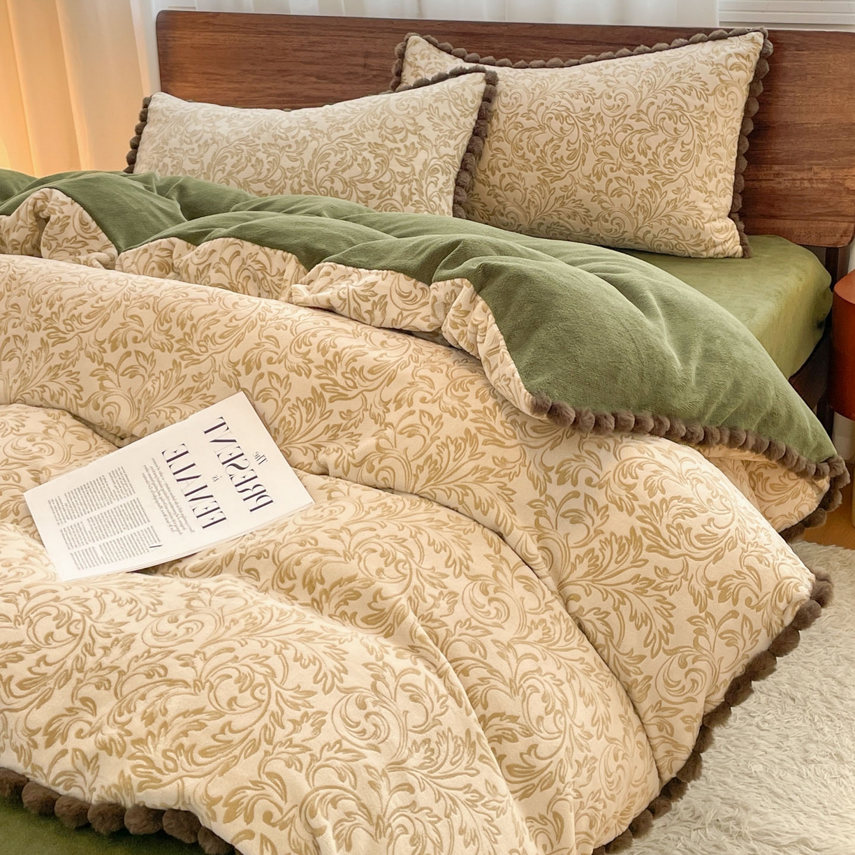 91家纺网 家纺一手货源 找家纺 羚羊语家纺 2025新款230克全消光雕花绒牛奶绒兔毛球四件套轻奢风立体着色烂花牛奶绒提花加厚保暖床单床笠三件套 蜜绒绒-莫松染