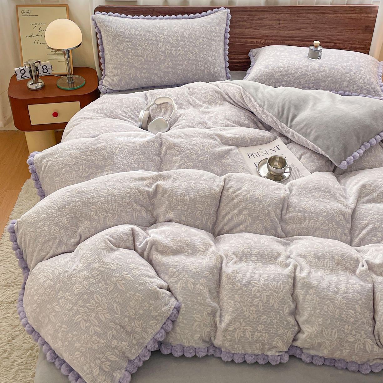 羚羊语家纺 2025新款230克全消光雕花绒牛奶绒兔毛球四件套轻奢风立体着色烂花牛奶绒提花加厚保暖床单床笠三件套 蜜绒绒-星云紫