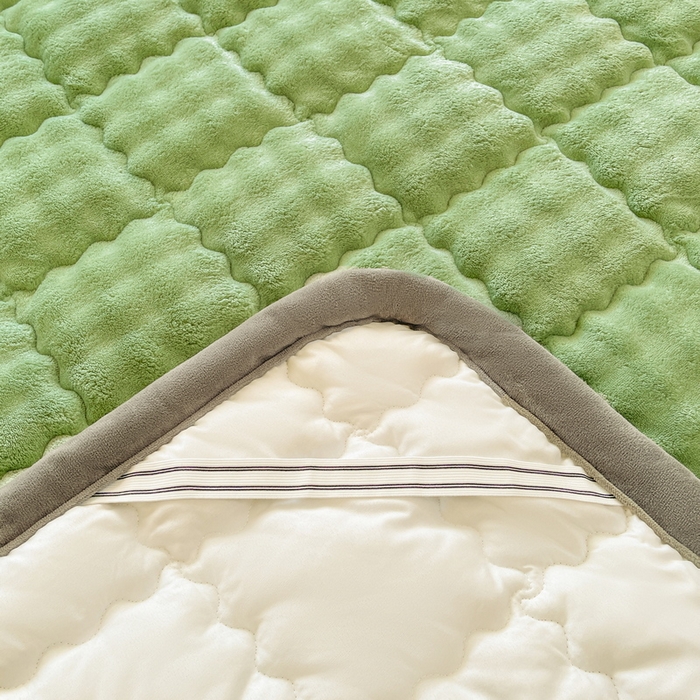 91家纺网 家纺一手货源 找家纺 奇丝雅 2025新款A类牛奶绒泡泡绒床褥床垫床盖兔毛绒家用学生宿舍上下铺寝室褥子软垫床护垫夹棉（大床）场景二 清新绿