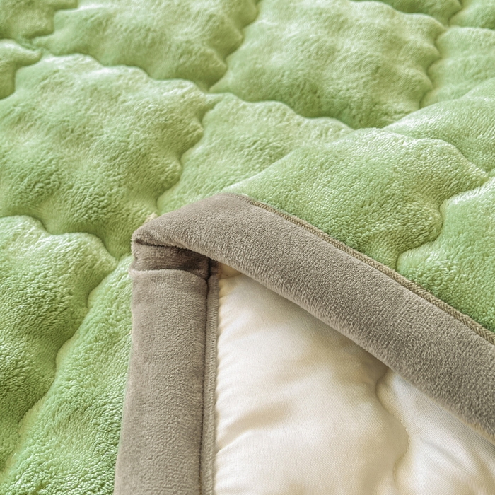 91家纺网 家纺一手货源 找家纺 奇丝雅 2025新款A类牛奶绒泡泡绒床褥床垫床盖兔毛绒家用学生宿舍上下铺寝室褥子软垫床护垫夹棉（大床）场景二 清新绿