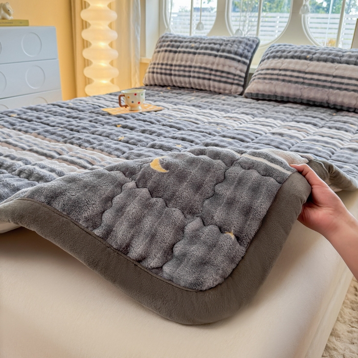 奇丝雅 2025新款A类牛奶绒泡泡绒床褥床垫床盖兔毛绒家用学生宿舍上下铺寝室褥子软垫床护垫夹棉（大床）场景二 繁星