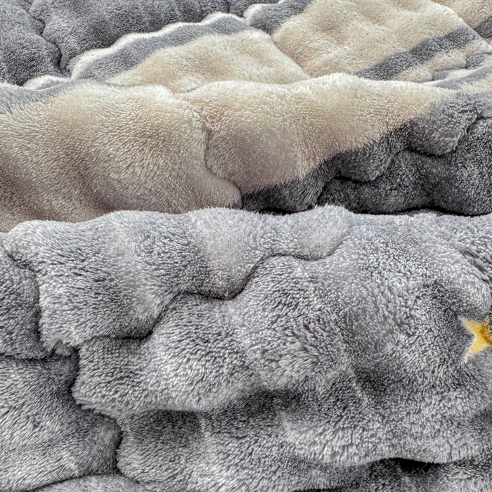 91家纺网 家纺一手货源 找家纺 奇丝雅 2025新款A类牛奶绒泡泡绒床褥床垫床盖兔毛绒家用学生宿舍上下铺寝室褥子软垫床护垫夹棉（大床）场景二 繁星