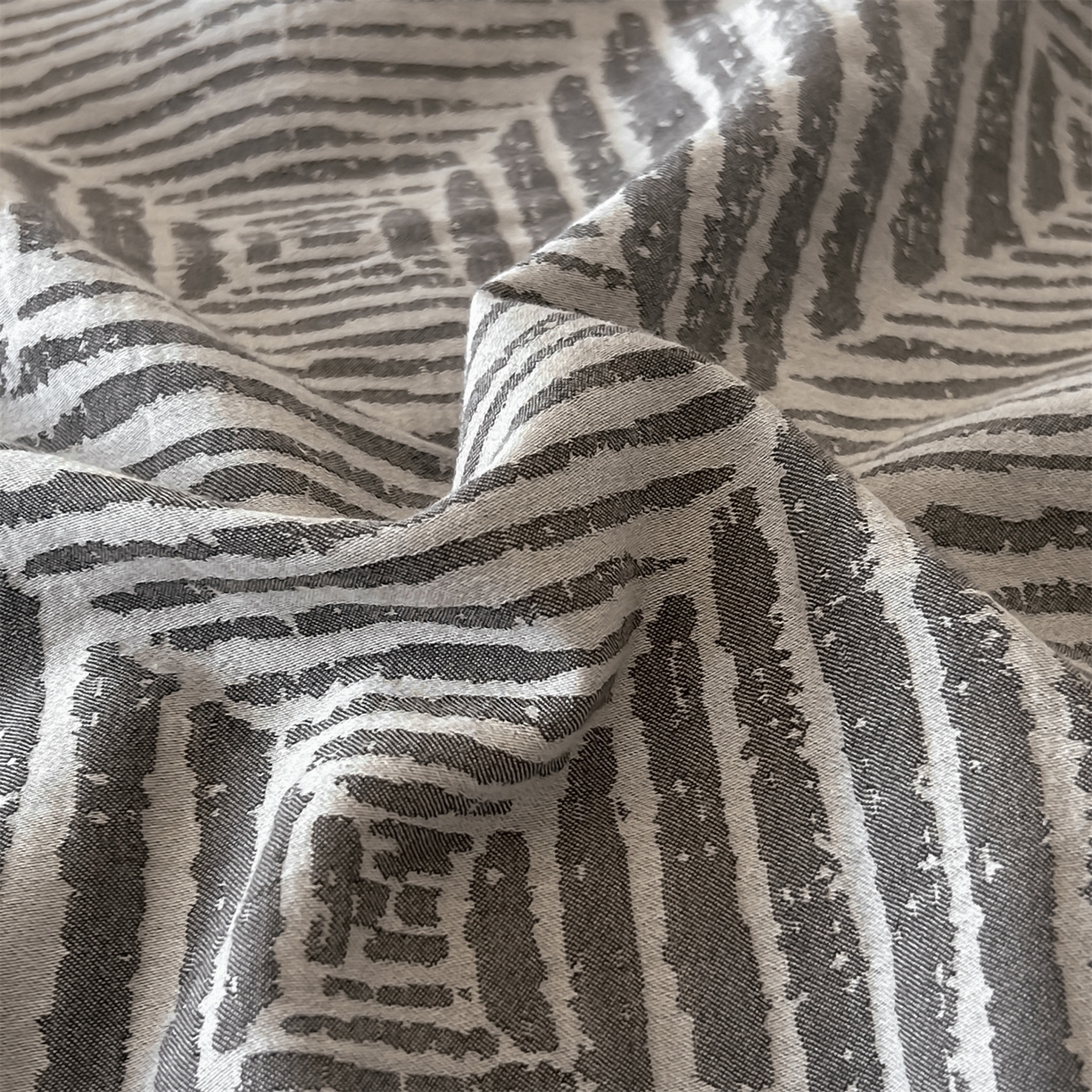 91家纺网 家纺一手货源 找家纺 锦彩家居 2025新款A类60支全棉色织提花四件套-复古风系列 几何菱形-灰色