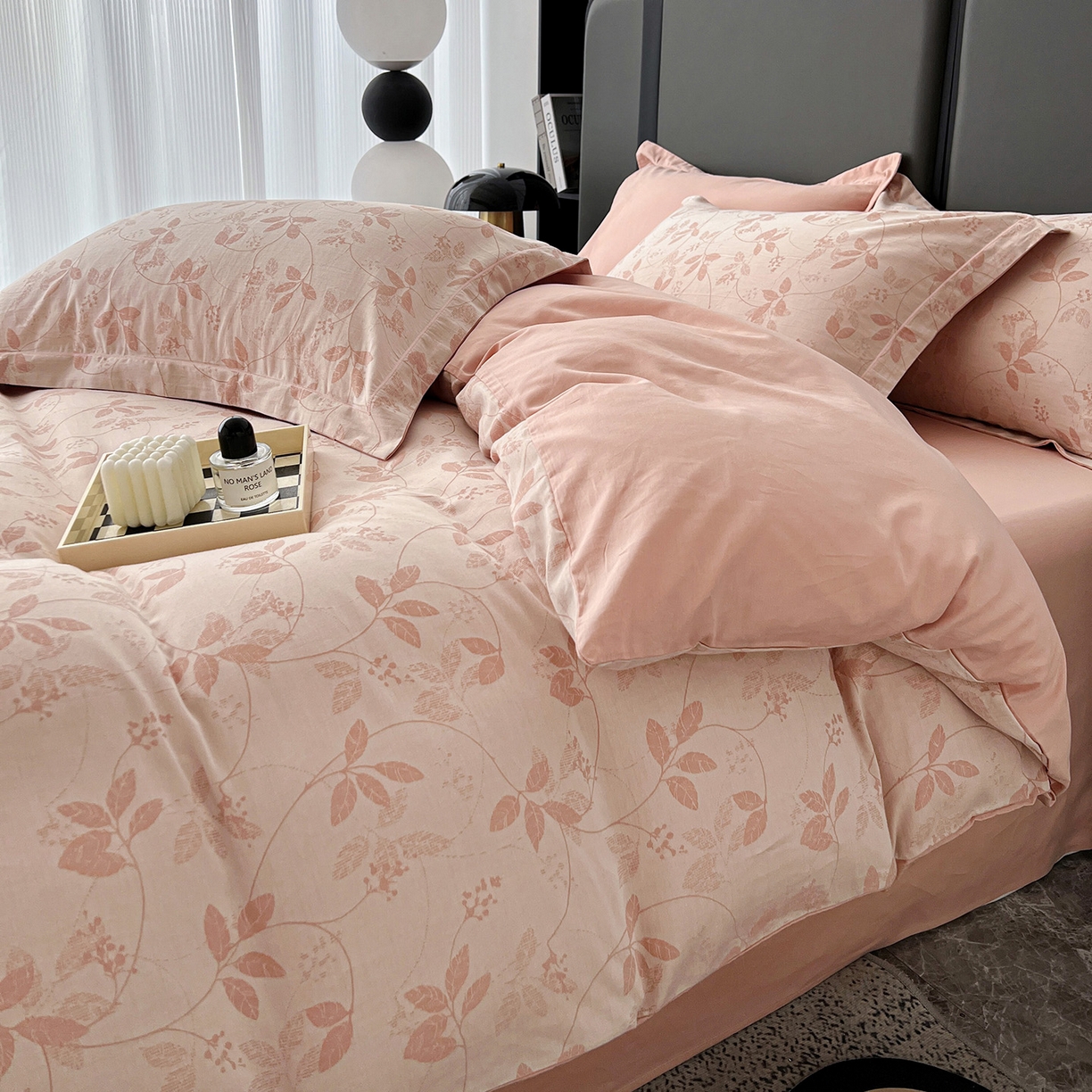 91家纺网 家纺一手货源 找家纺 锦彩家居 2025新款A类60支全棉色织提花四件套-复古风系列 枝繁叶茂-粉